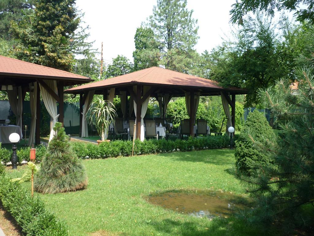Hotel Baneasa Parc Bukarest Exteriör bild